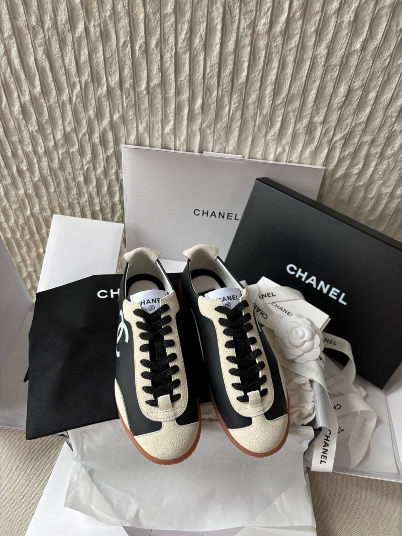Кроссовки чёрные с белыми вставками Chanel