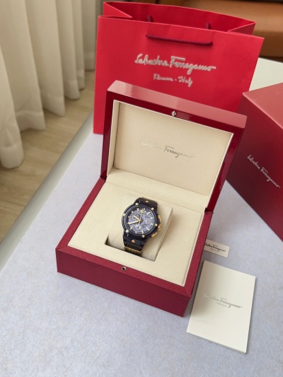 Часы Ferragamo