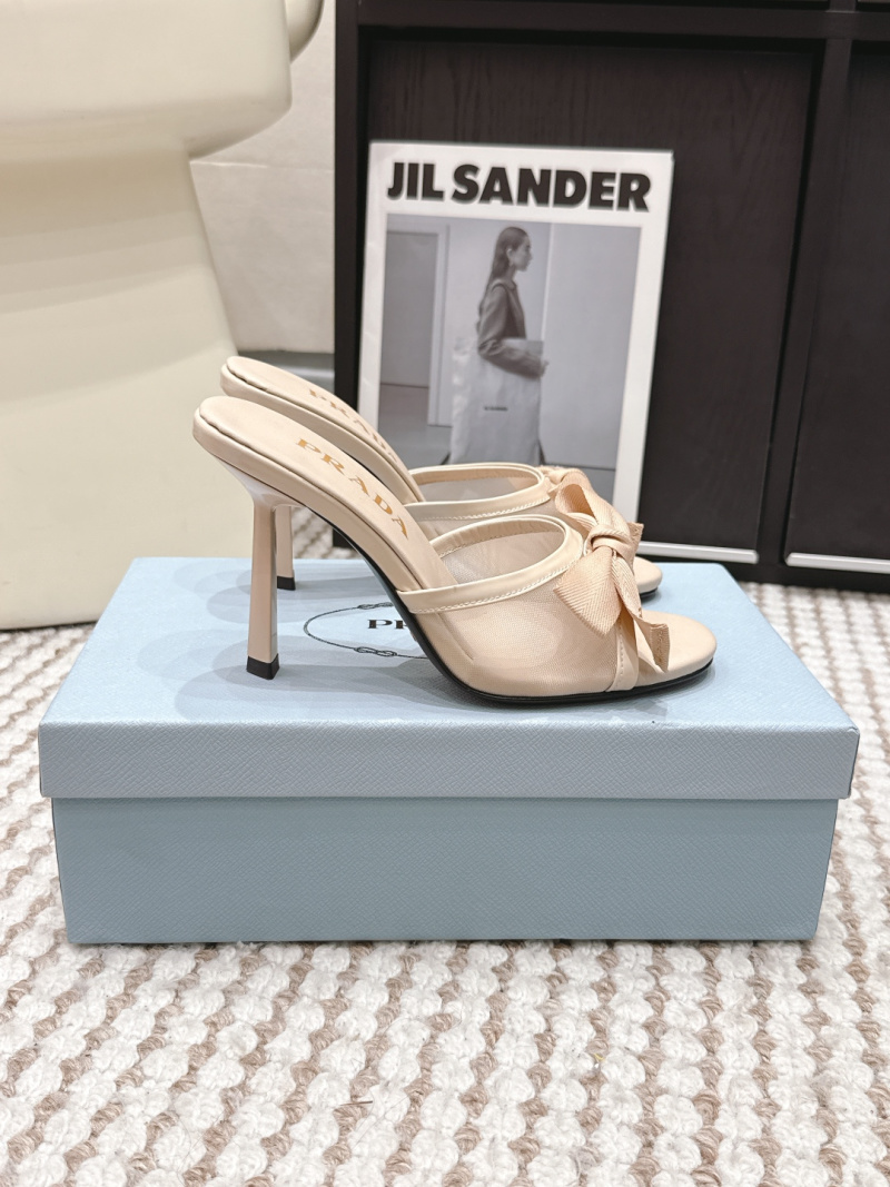 Женские шлепанцы на высоком каблуке с бантом Prada