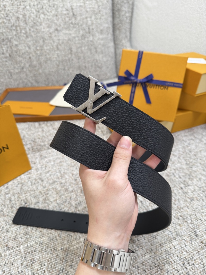 Ремень Louis Vuitton двусторонний с пряжкой LV