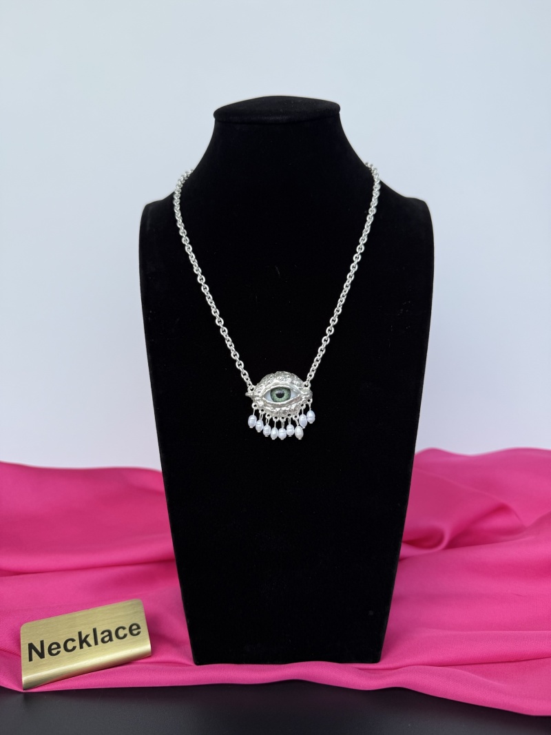 Колье с глазом Schiaparelli