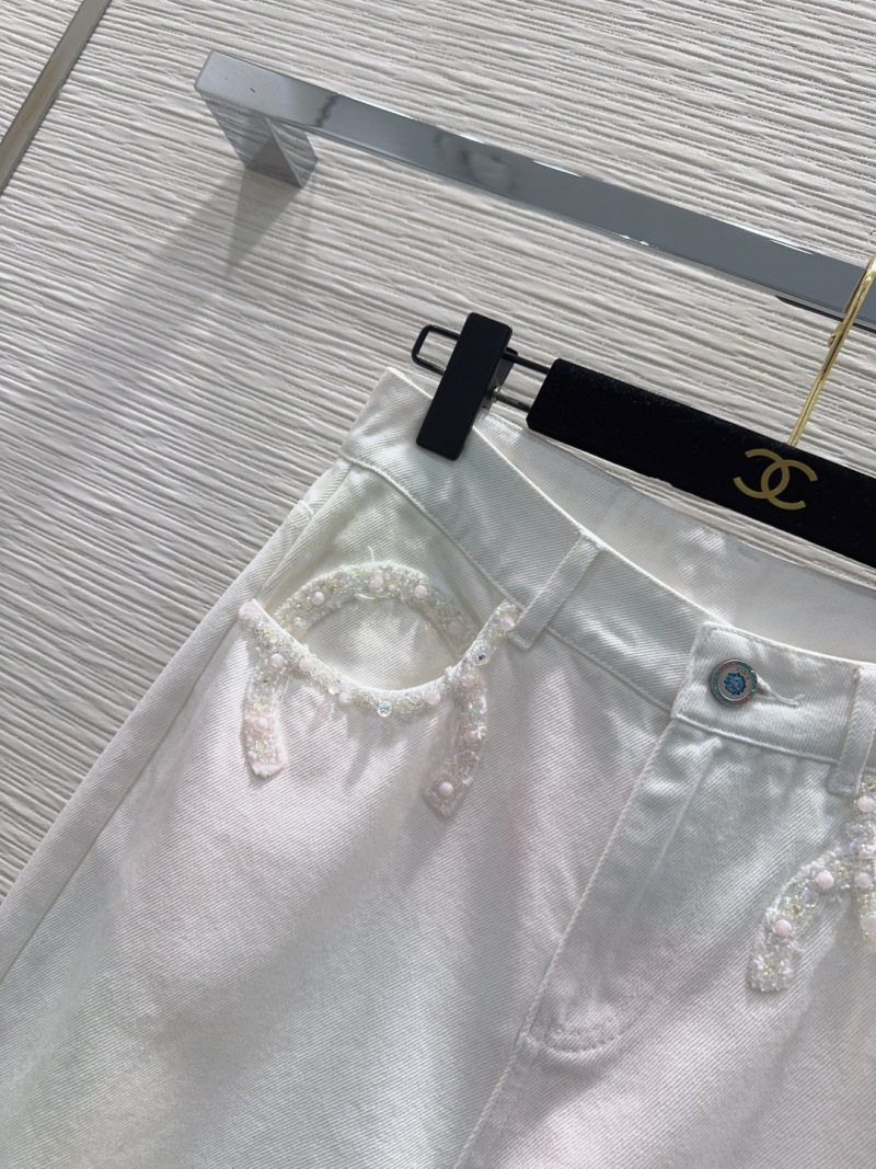 Женские белые брюки прямого кроя Chanel