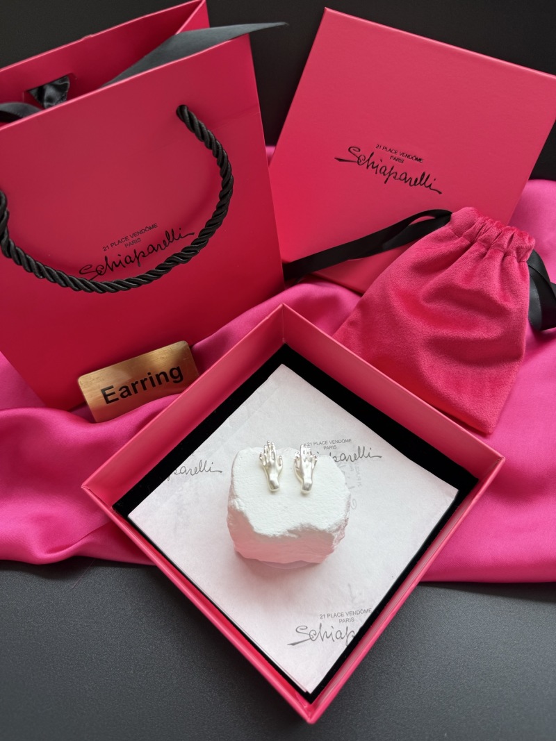 Серьги в форме рук Schiaparelli