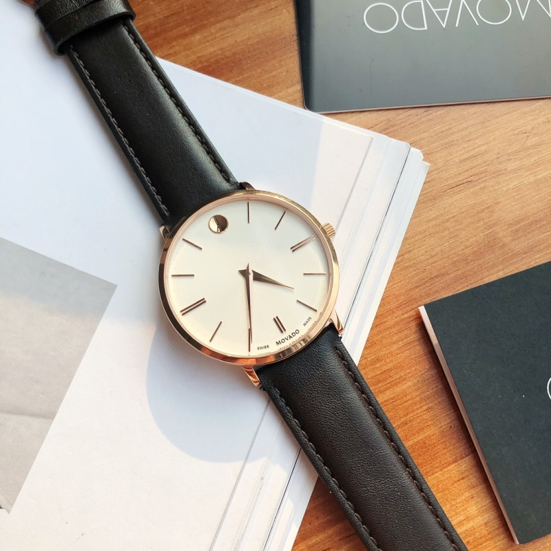 Часы Movado