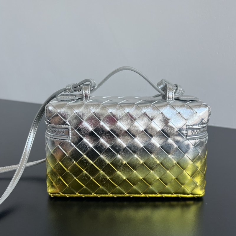 Косметичка Bottega Veneta плетеная