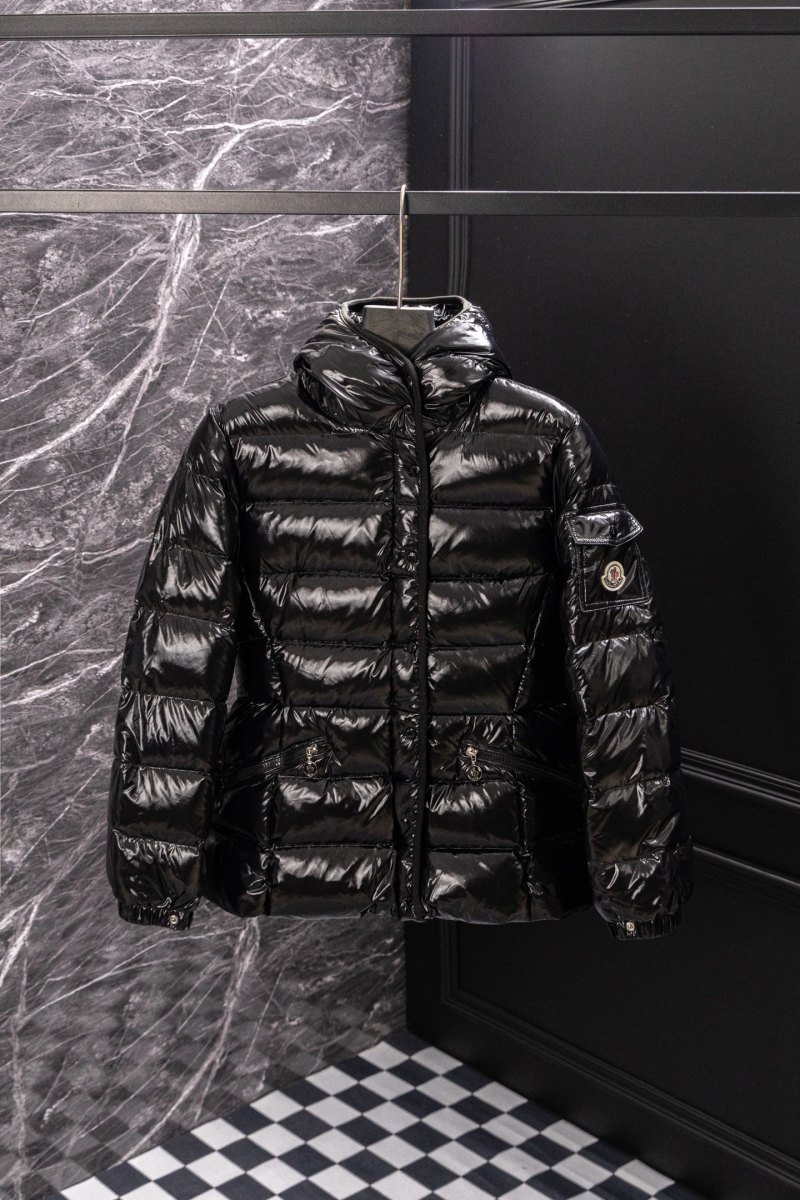 Пуховик Moncler