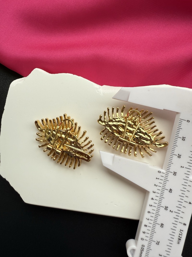 Серьги в виде глаз Schiaparelli
