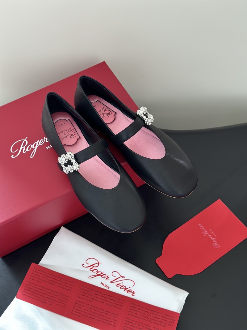 Черные балетки Roger Vivier со стразами