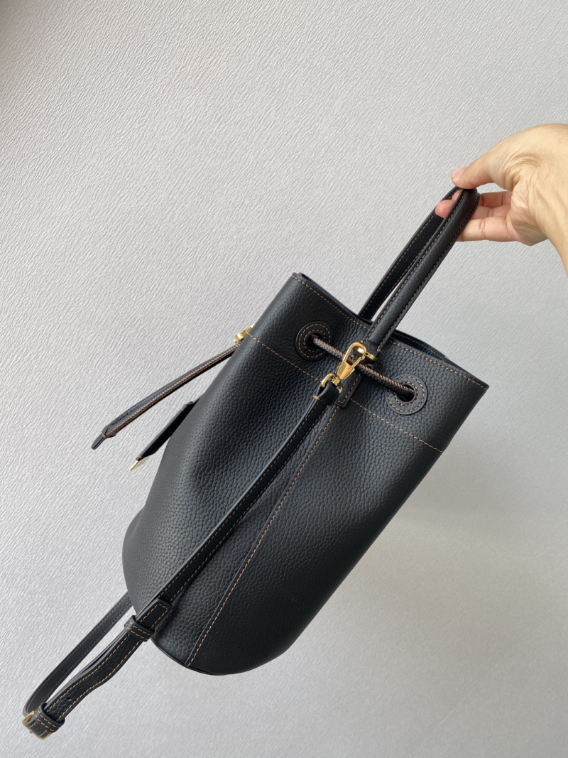 Чёрная сумка Burberry с логотипом