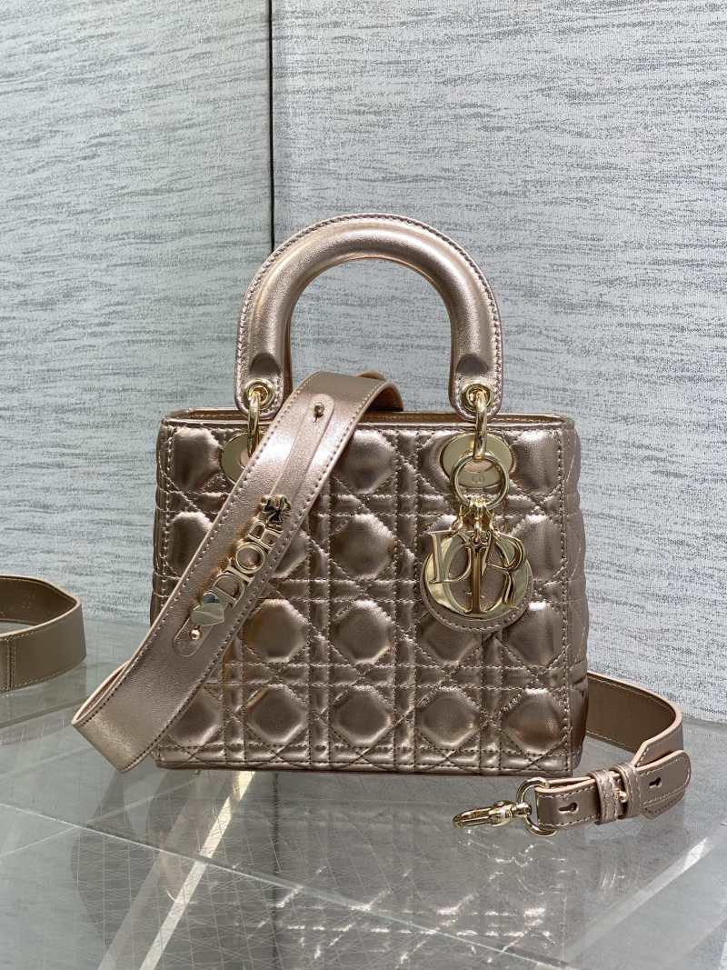 Сумка Dior Lady Dior с ремнем