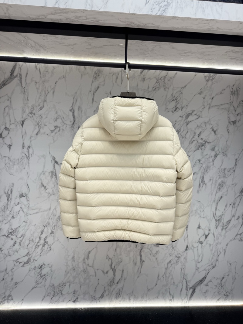 Пуховик Moncler