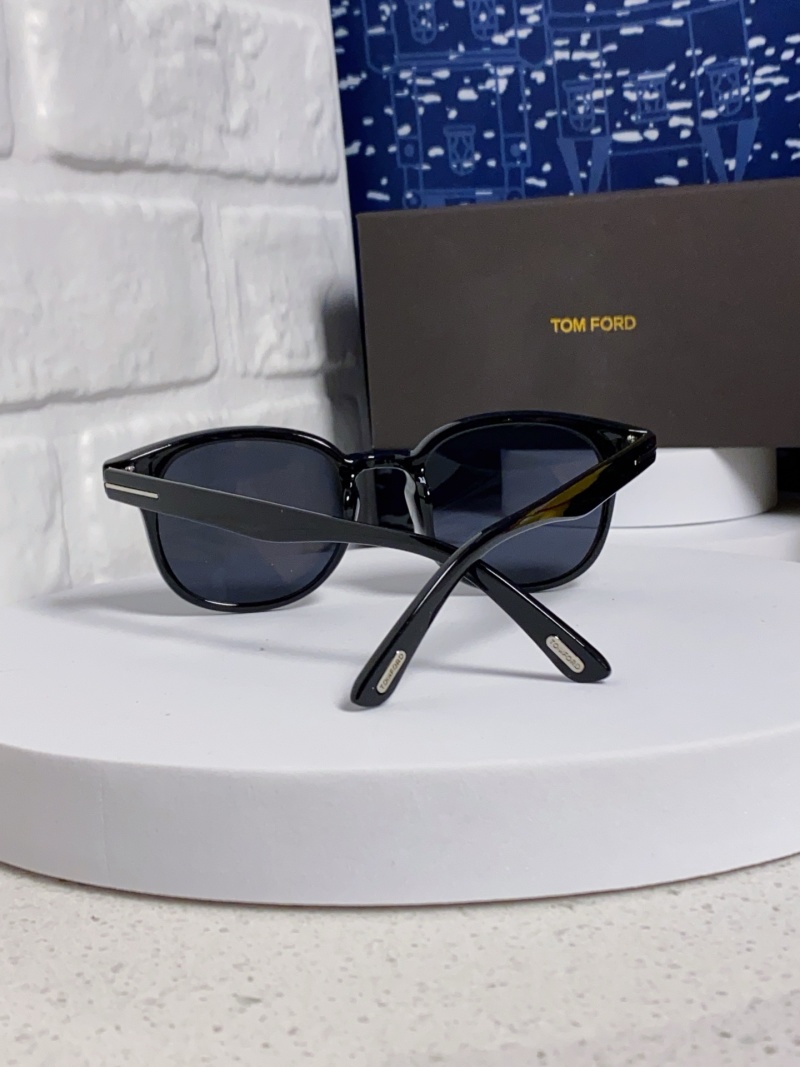 Солнцезащитные очки Tom Ford