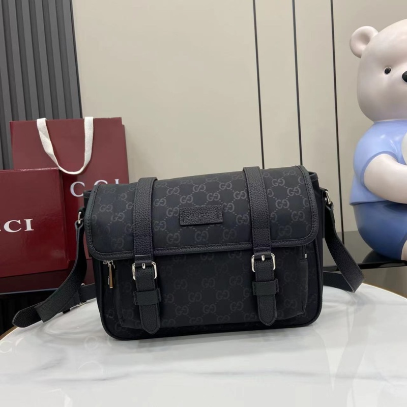 Сумка Gucci с монограммой