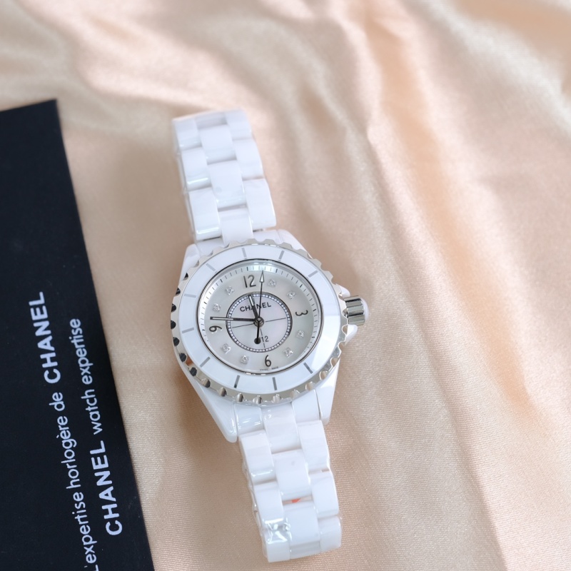Часы Chanel J12