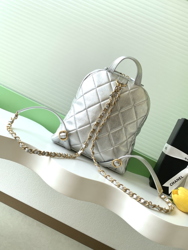 Серебряный рюкзак Chanel с цепочкой