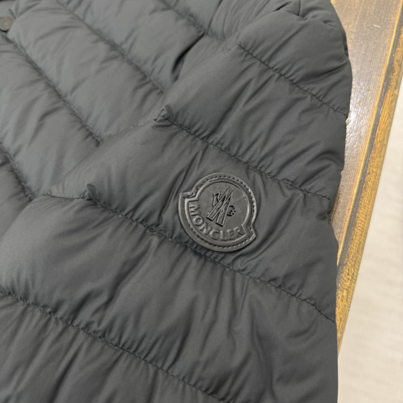 Пуховик Moncler