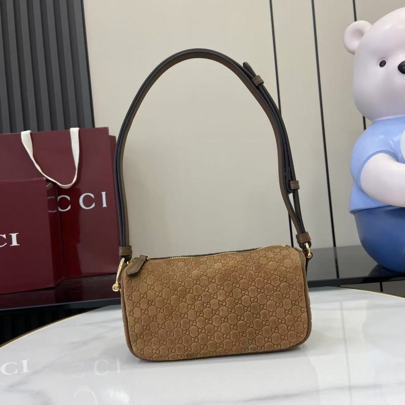 Сумка Gucci с монограммой и ремнем