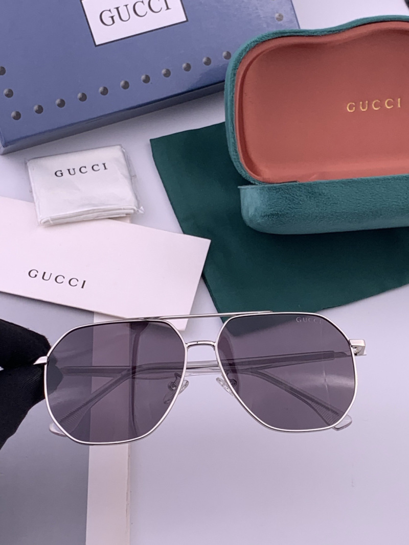 Солнцезащитные очки Gucci P90