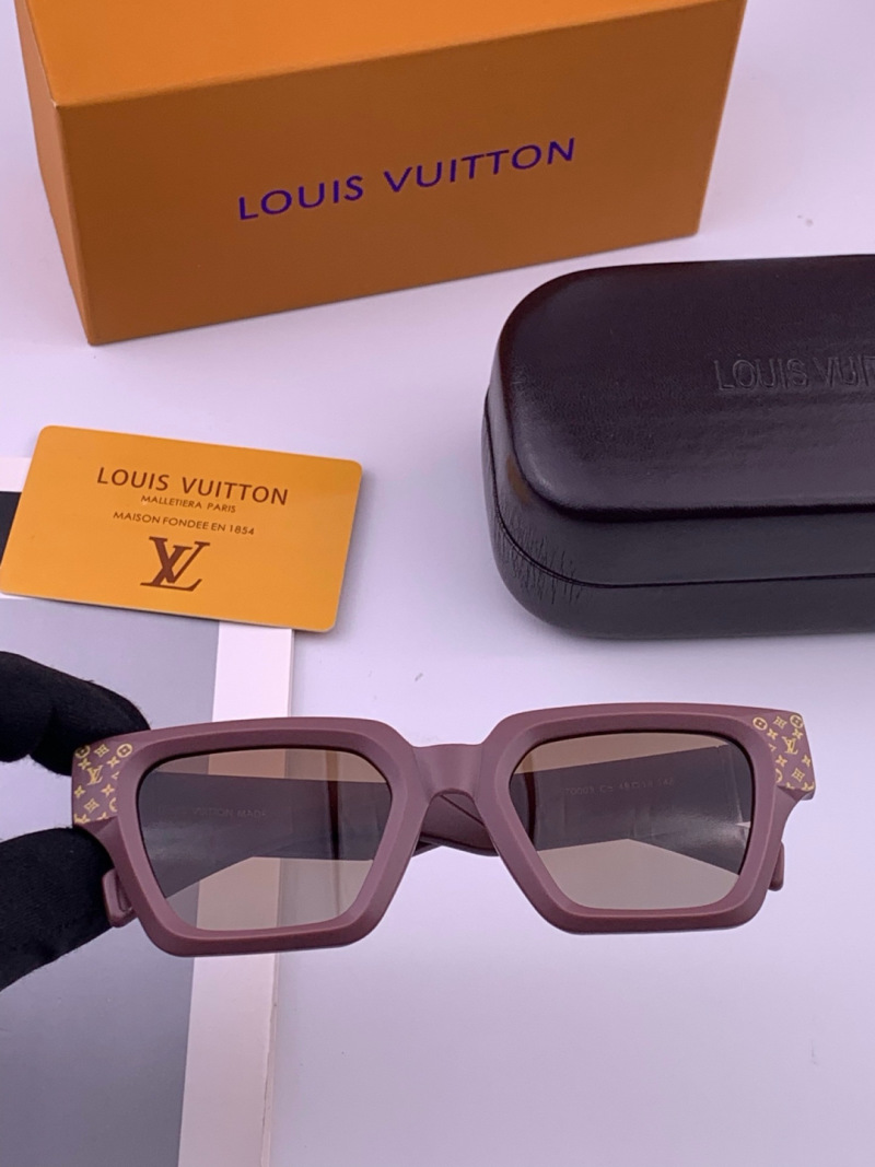 Солнцезащитные очки в крупной квадратной оправе с фиолетовым декором Louis Vuitton