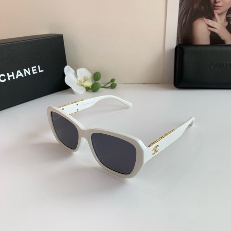 Белые солнцезащитные очки Chanel