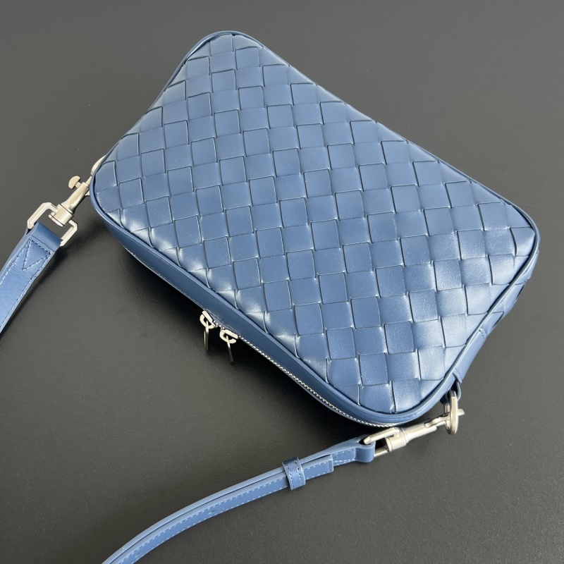 Мужская сумка через плечо Bottega Veneta синяя плетеная