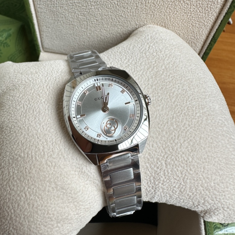 Часы Gucci
