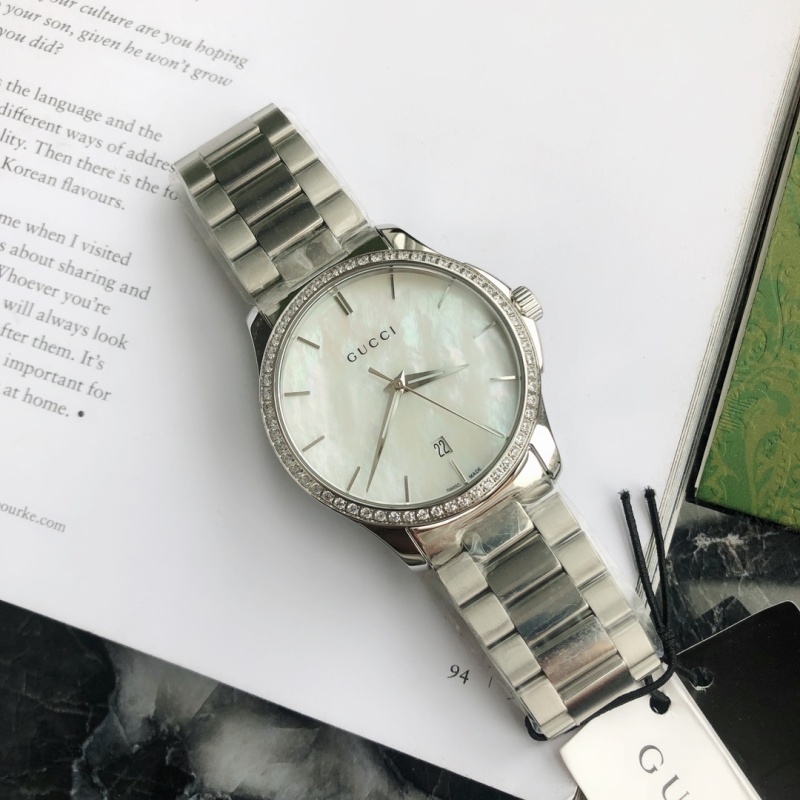 Часы Gucci