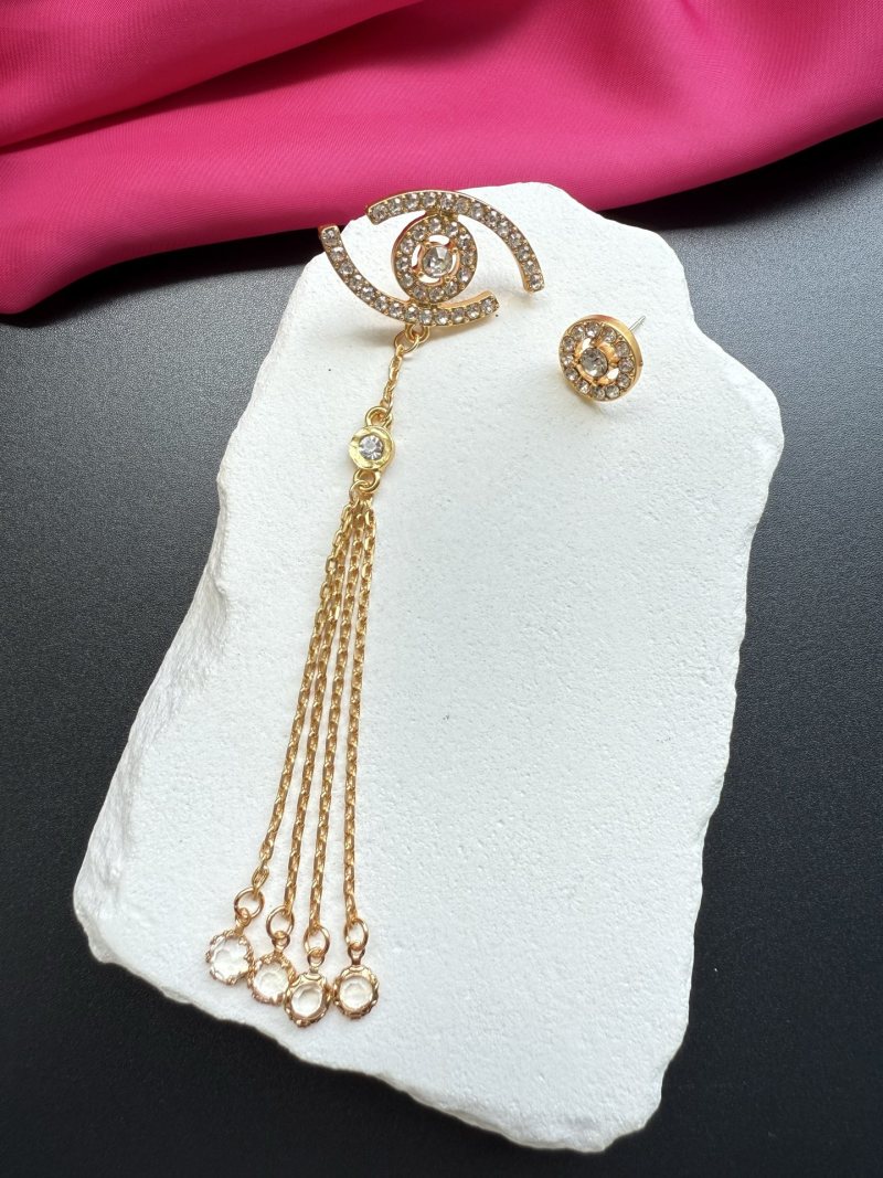 Серьги с кристаллами и подвесками Schiaparelli