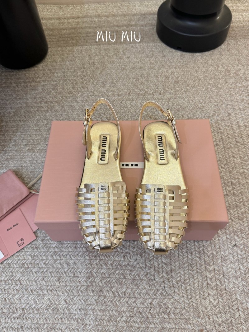 Золотые плетеные босоножки Miu Miu
