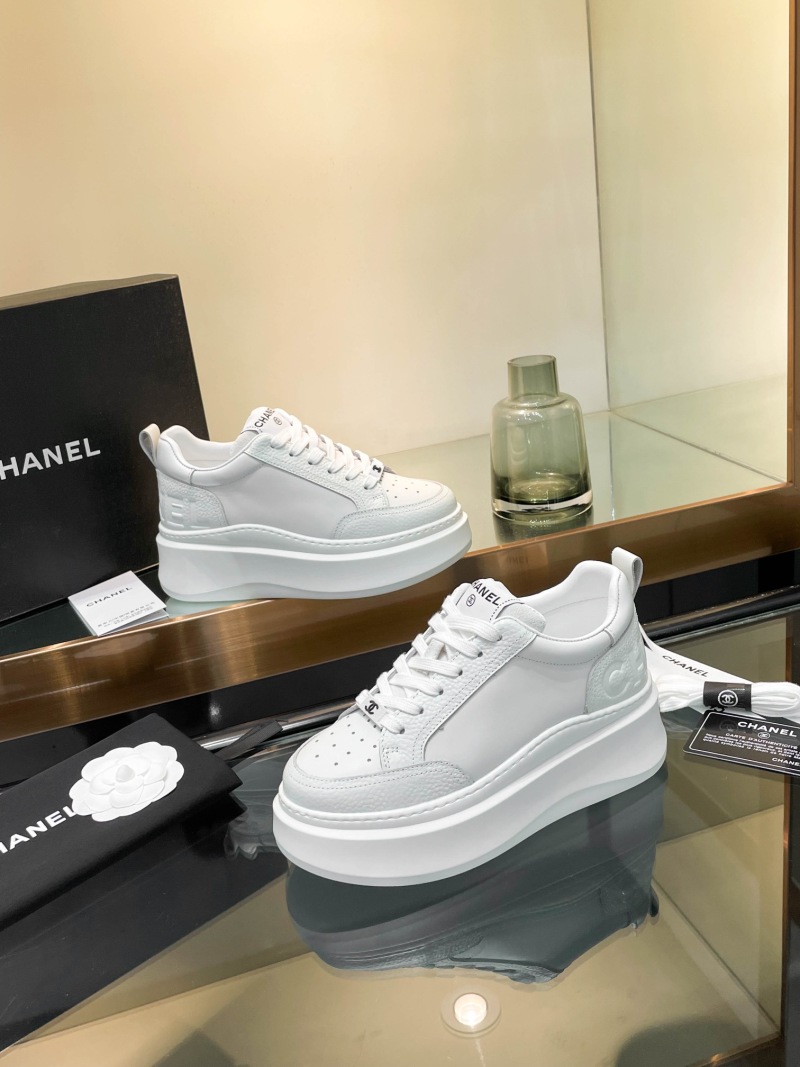 Белые кроссовки на платформе Chanel