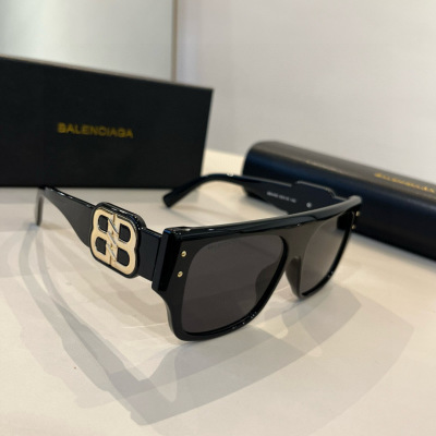 Солнцезащитные очки Balenciaga