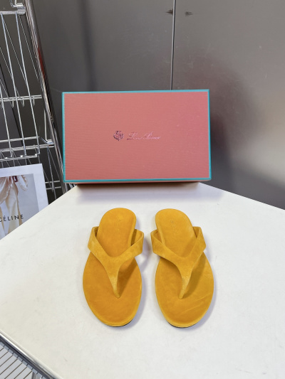 Женские замшевые шлепанцы Loro Piana