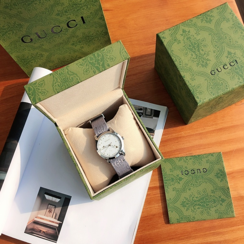 Часы Gucci