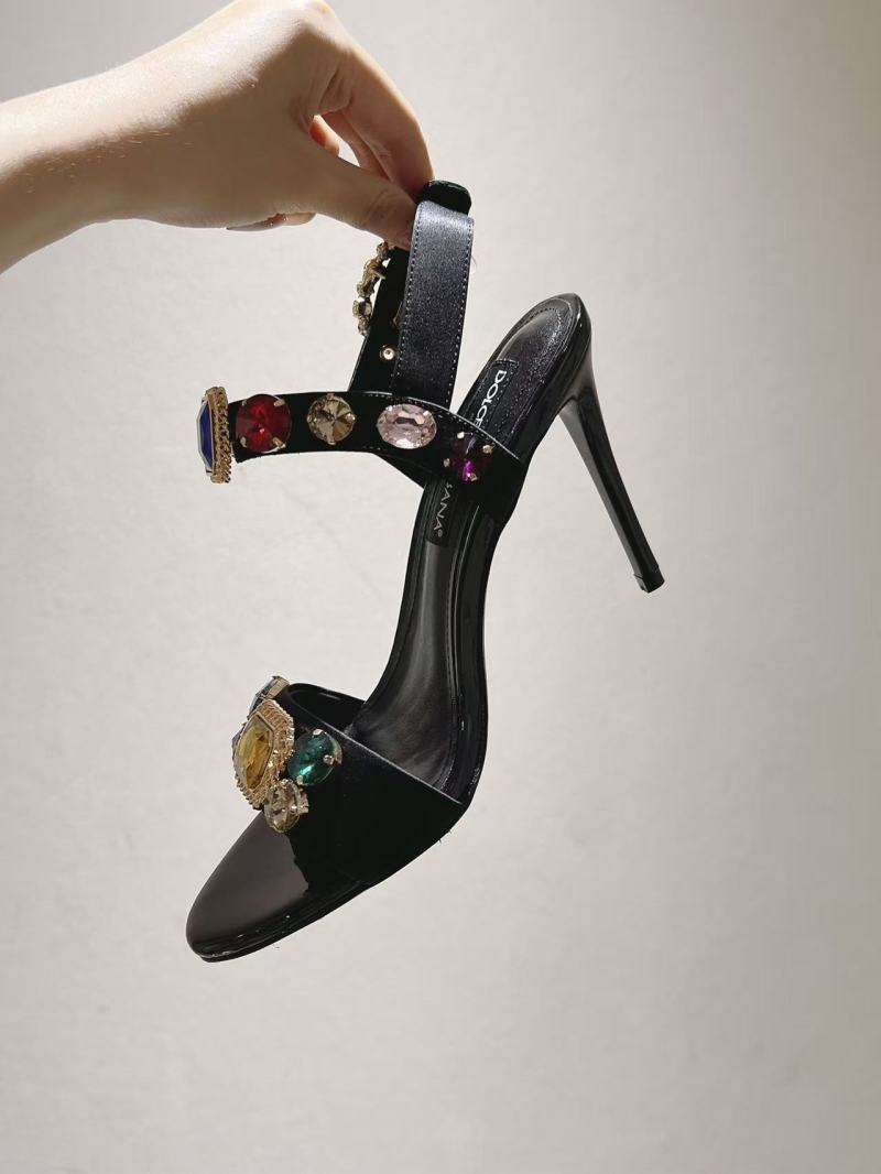 Женские туфли с разноцветными камнями Dolce & Gabbana