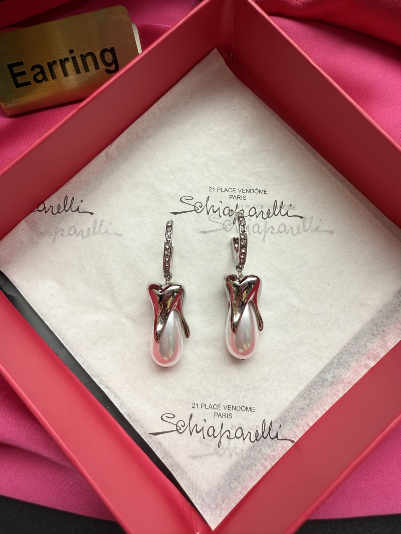Серьги Schiaparelli в форме балетной туфельки