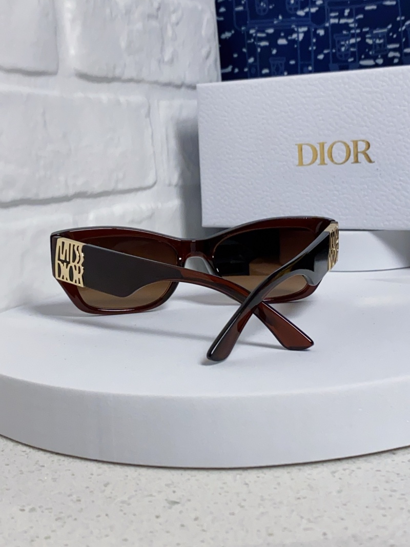 Солнцезащитные очки Dior Miss Dior