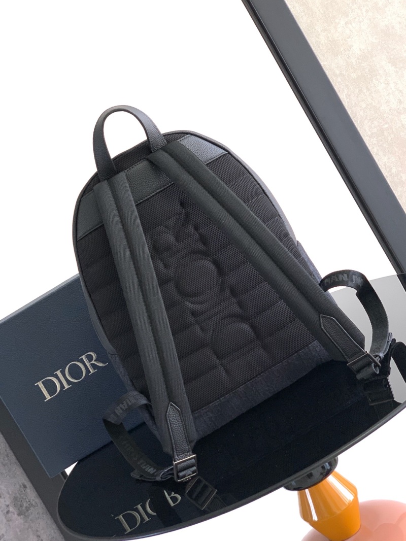 Мини-рюкзак Dior с монограммой и нашивкой