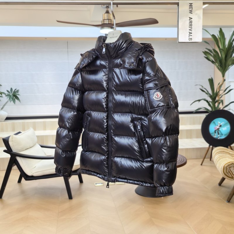 Пуховик Moncler