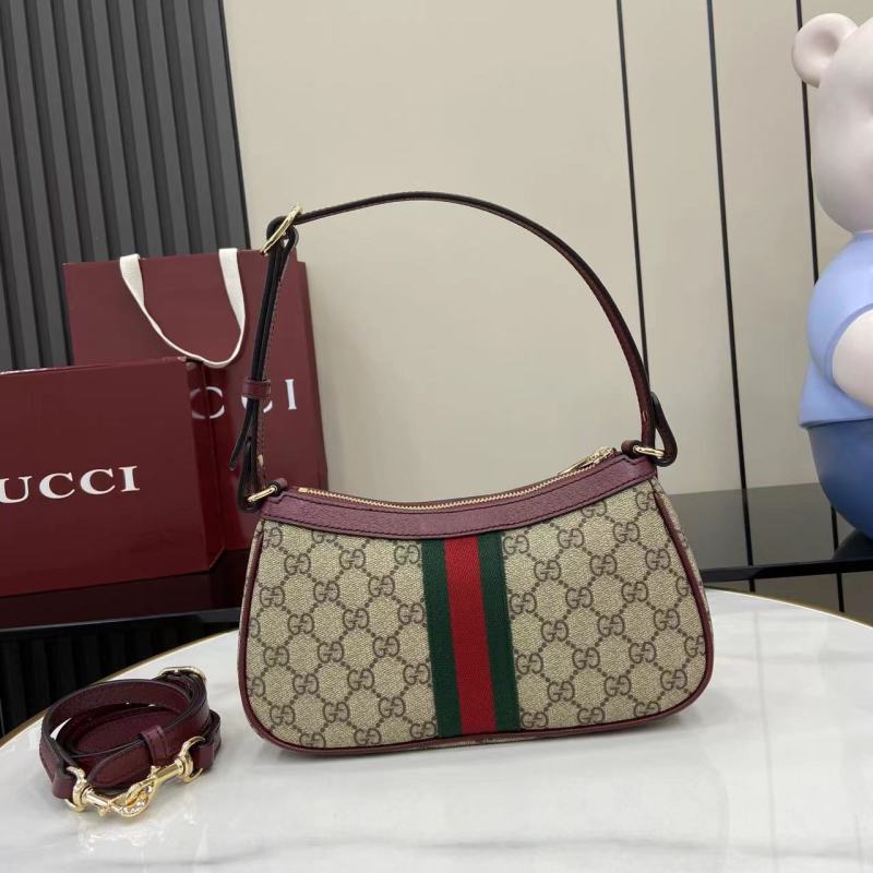 Сумка Gucci с монограммой и ремешком