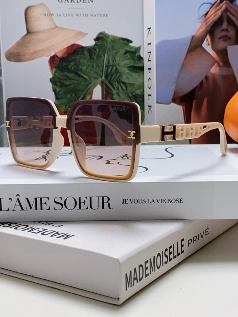 Солнцезащитные женские очки в белой оправе Hermès