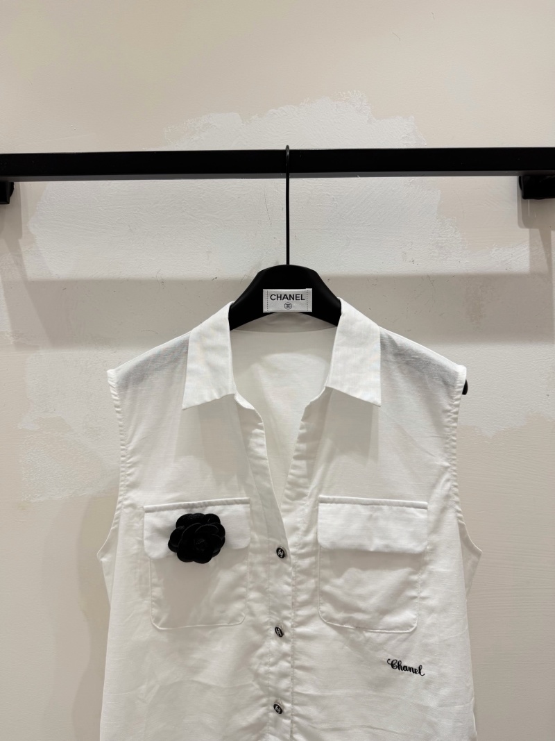 Белая безрукавная рубашка с отложным воротником Chanel