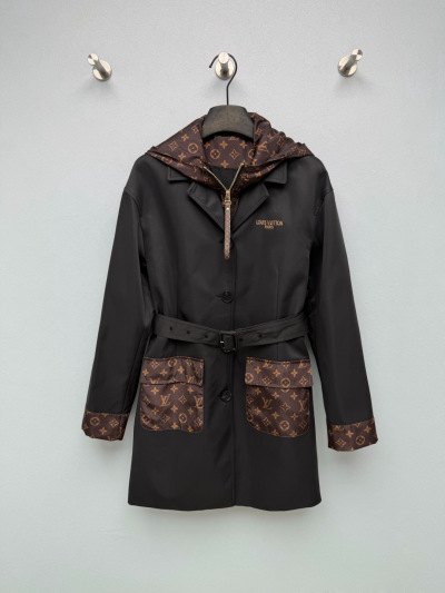 Чёрное пальто Louis Vuitton с монограммой