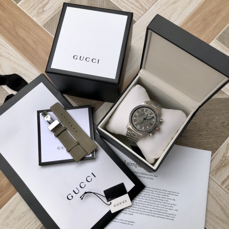 Часы Gucci