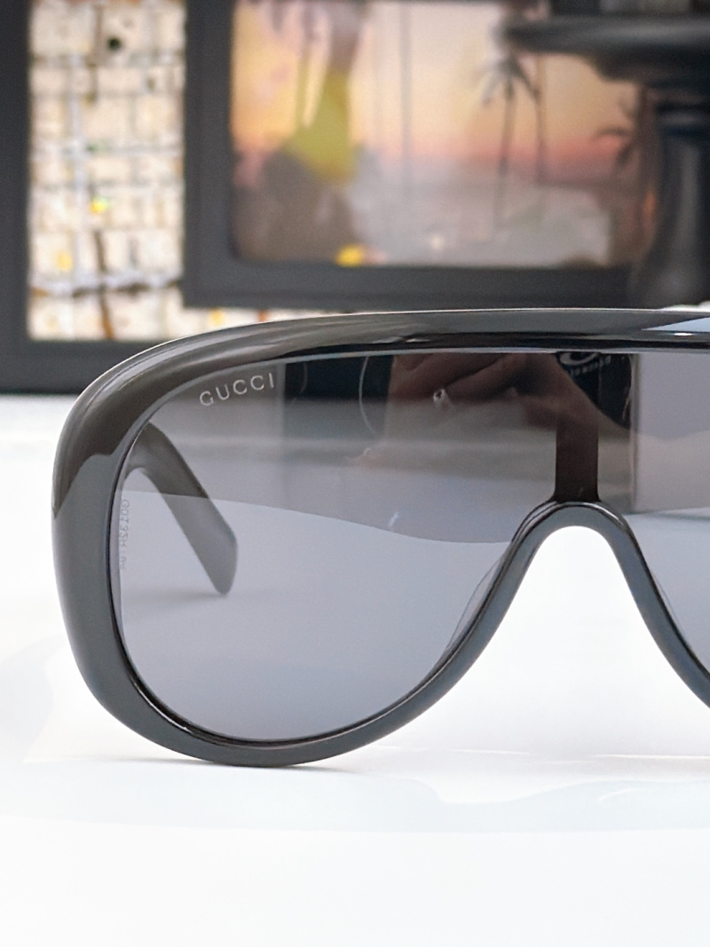 Солнцезащитные очки Gucci GG2164S