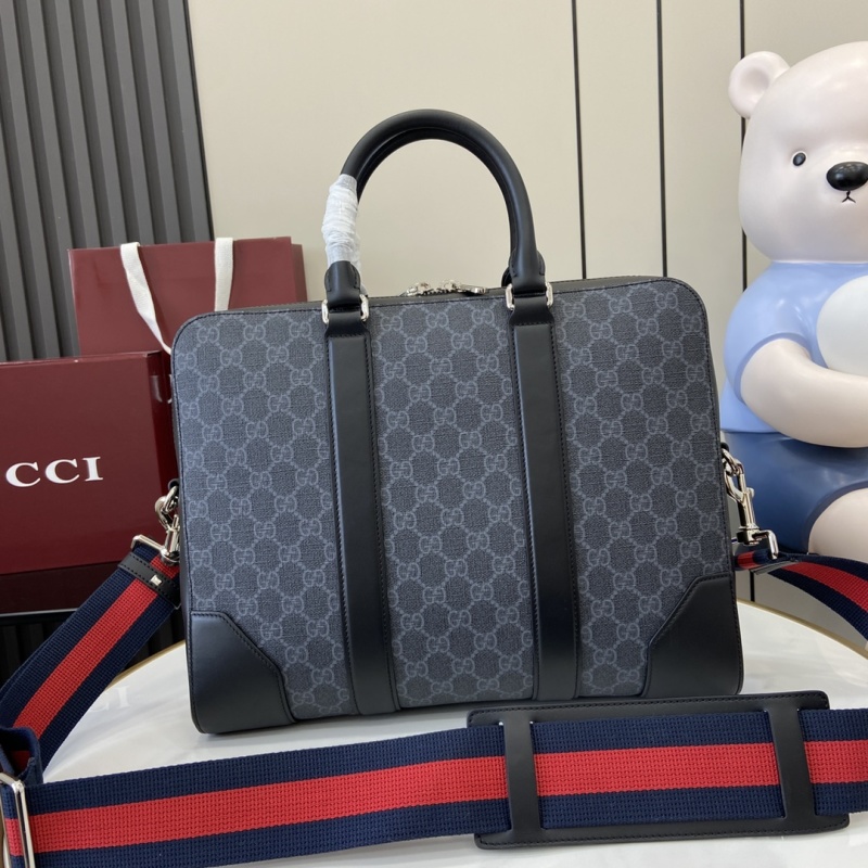 Сумка Gucci с монограммой и ремнем