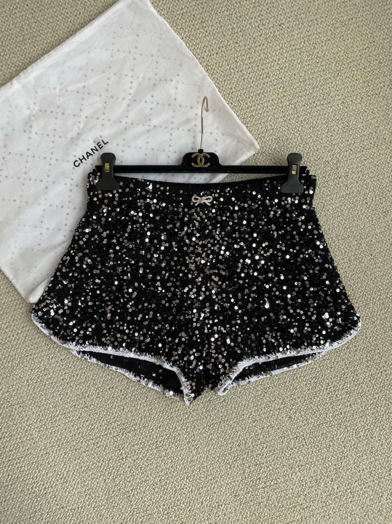 Шорты черные в пайетках Chanel