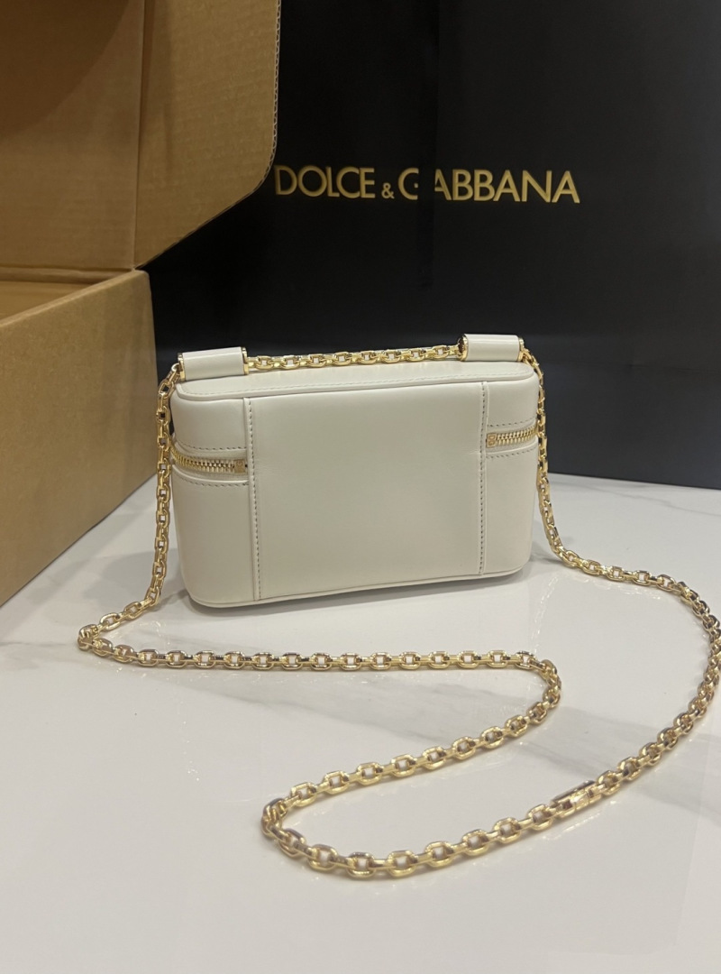 Косметичка Dolce & Gabbana белая с цепочкой