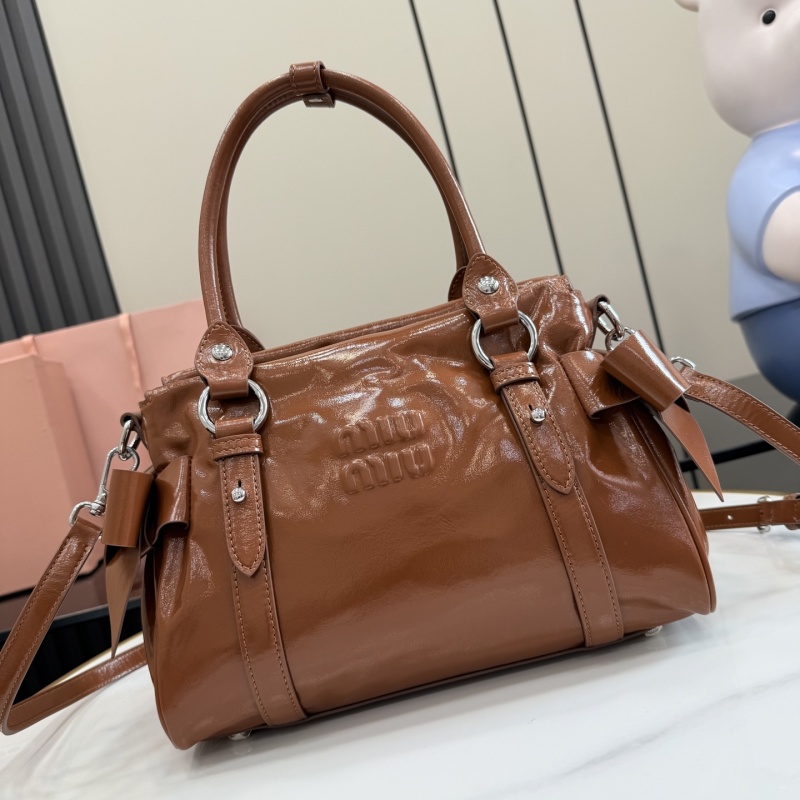 Сумка Miu Miu коричневый лак