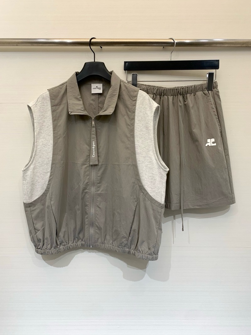 Женский комплект с юбкой и жилетом Courrèges