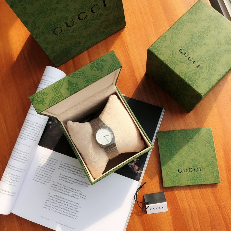 Часы Gucci